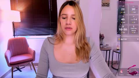 Amelie Graham online show from December 2025 02:37:02 PM