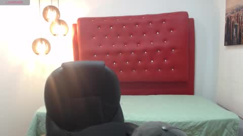 amethystshadow online show from December 2025 04:23:01 PM