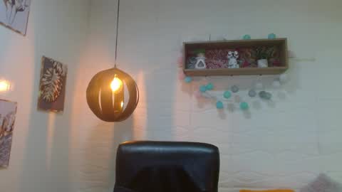 amethystshadow online show from April 2026 06:10:01 PM