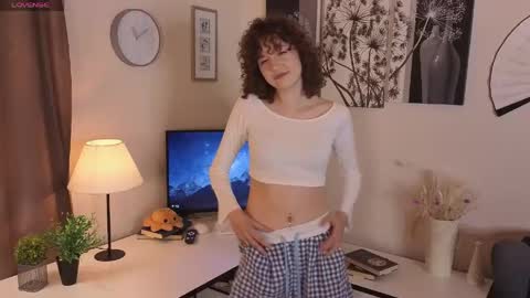 Alivia online show from May 2026 10:01:01 AM