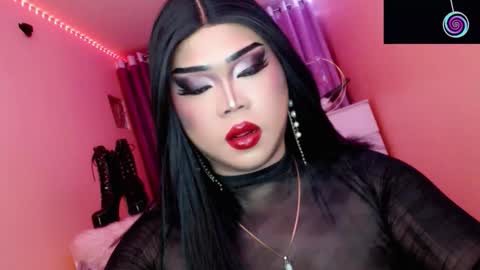 Queen Mireska online show from October 2025 03:40:02 PM