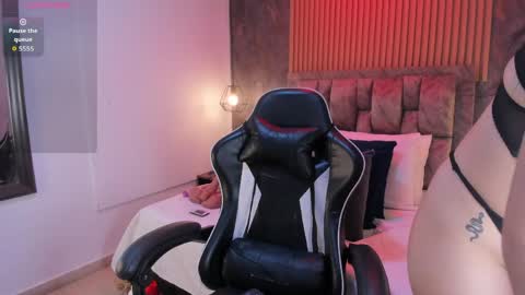 Amiee online show from April 2026 02:27:02 PM