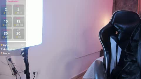 Amiee online show from April 2026 06:10:01 PM