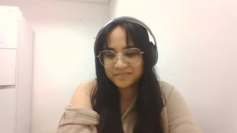 amienowland online show from May 2026 11:15:01 AM