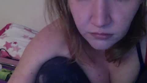 Snapshot of amileamariestar chatting on December 2024 01:32:02 AM amileamariestar online show from December 2024 01:32:02 AM