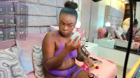 Amina online show from November 2025 10:41:02 PM