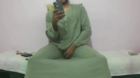 Amir online show from October 2025 08:55:02 PM