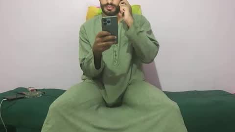 Amir online show from November 2025 04:12:02 PM