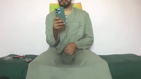 Amir online show from November 2025 10:10:02 AM