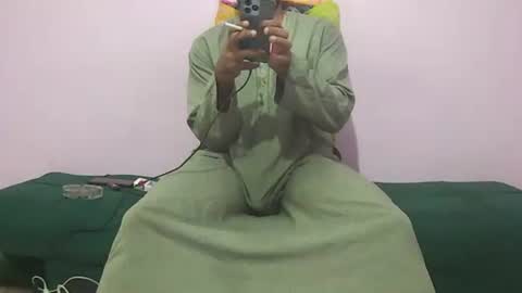 Amir online show from November 2025 11:05:01 PM