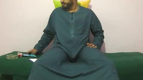 Amir online show from November 2025 02:10:01 AM