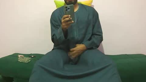 Amir online show from November 2025 10:19:01 PM