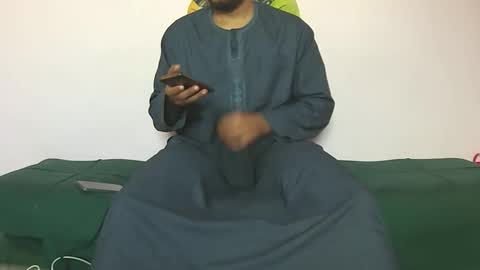 Amir online show from November 2025 12:49:02 PM