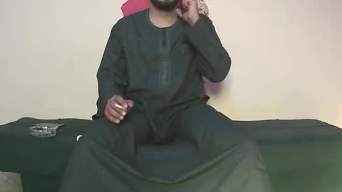 Amir online show from November 2025 07:54:01 AM