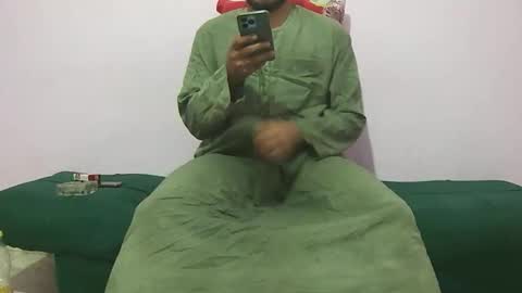 Snapshot of amir_elaraby chatting on January 2026 02:14:02 AM Amir online show from January 2026 02:14:02 AM