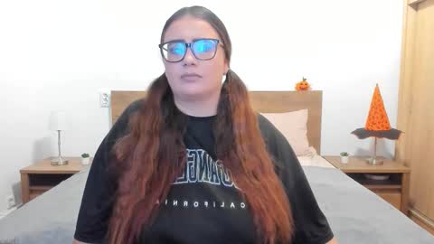 Amira Vyxen online show from November 2025 08:44:01 PM