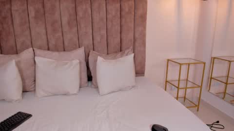 Snapshot of ammber_collins_ chatting on November 2025 05:37:01 PM Amber online show from November 2025 05:37:01 PM