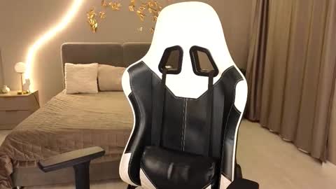 Ammy  dont forget to thumbs up me  online show from December 2025 03:55:02 AM