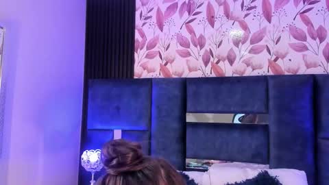 Ammy Jones online show from September 2025 07:35:02 PM