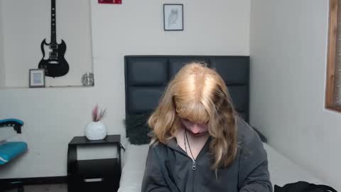 Snapshot of amnesiia_ chatting on October 2025 02:29:01 PM Amnesia online show from October 2025 02:29:01 PM