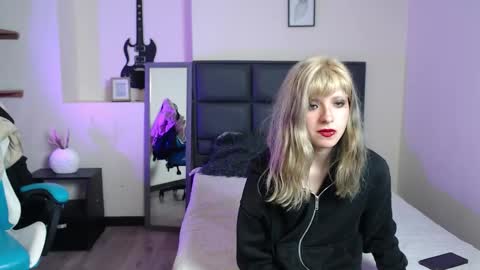 Snapshot of amnesiia_ chatting on November 2025 01:32:02 PM Amnesia online show from November 2025 01:32:02 PM