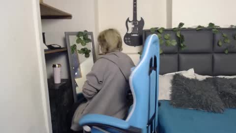 Snapshot of amnesiia_ chatting on December 2025 12:47:02 PM Amnesia online show from December 2025 12:47:02 PM