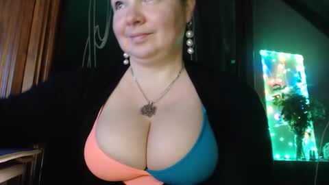 amorelara online show from December 2024 05:50:01 AM