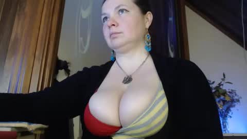 amorelara online show from February 2025 01:10:02 PM