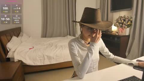 Amy online show from November 2025 01:56:02 PM