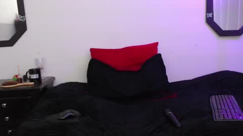 Amy online show from February 2025 06:33:02 PM