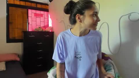 AmyEloise online show from November 2025 08:36:02 PM