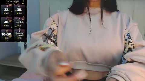 Snapshot of amy_le chatting on November 2025 01:33:02 PM Amy online show from November 2025 01:33:02 PM