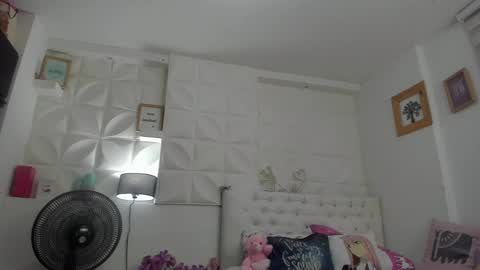 Amy Caroland online show from February 2025 11:15:01 PM