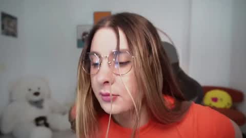 Snapshot of amy_ross1 chatting on December 2024 06:19:02 PM Daniela M online show from December 2024 06:19:02 PM