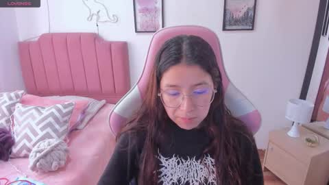 Amy sophia 3 online show from December 2025 01:31:02 PM