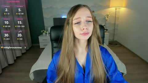 Snapshot of amy_vayne chatting on September 2025 06:43:02 PM Amy online show from September 2025 06:43:02 PM