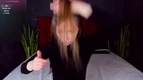 Snapshot of amy_vayne chatting on November 2025 05:04:01 PM Amy online show from November 2025 05:04:01 PM