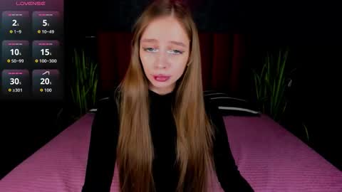 Snapshot of amy_vayne chatting on November 2025 04:18:02 PM Amy online show from November 2025 04:18:02 PM