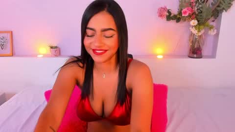 Snapshot of amybarton chatting on December 2024 02:33:01 PM My name is AMY... Nice to meet you thumb up me please its important online show from December 2024 02:33:01 PM