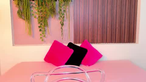 Snapshot of amybarton chatting on October 2025 04:26:02 PM My name is AMY... Nice to meet you thumb up me please its important online show from October 2025 04:26:02 PM