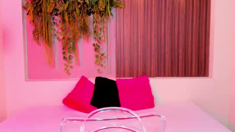 Snapshot of amybarton chatting on October 2025 06:06:02 PM My name is AMY... Nice to meet you thumb up me please its important online show from October 2025 06:06:02 PM