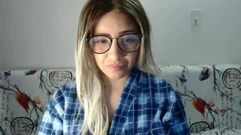 Snapshot of amycosplay99 chatting on January 2025 02:08:01 AM amycosplay99 online show from January 2025 02:08:01 AM