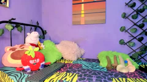 Amy Kamila online show from October 2025 02:04:02 AM