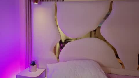 Snapshot of amyjoness__ chatting on June 2026 02:33:01 PM Amy online show from June 2026 02:33:01 PM