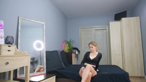 Snapshot of amylanee chatting on September 2025 08:05:01 AM amylanee online show from September 2025 08:05:01 AM