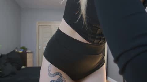 Snapshot of amylanee chatting on October 2025 07:50:02 AM amylanee online show from October 2025 07:50:02 AM