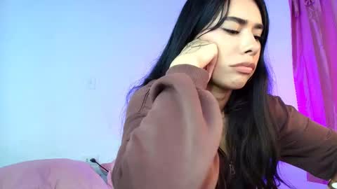 Snapshot of amyolimpo chatting on April 2026 11:17:01 PM Amy ... Nice to meet u thumb up me please its important online show from April 2026 11:17:01 PM
