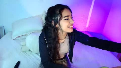 Snapshot of amyolimpo chatting on April 2026 03:24:01 AM Amy ... Nice to meet u thumb up me please its important online show from April 2026 03:24:01 AM