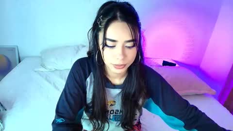 Snapshot of amyolimpo chatting on May 2026 09:23:01 PM Amy ... Nice to meet u thumb up me please its important online show from May 2026 09:23:01 PM