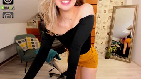 AmyRossie online show from January 2025 04:28:01 PM